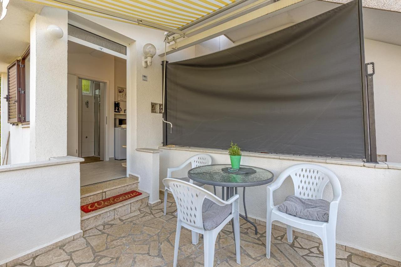 Apartments Hrestak Porec Exterior photo