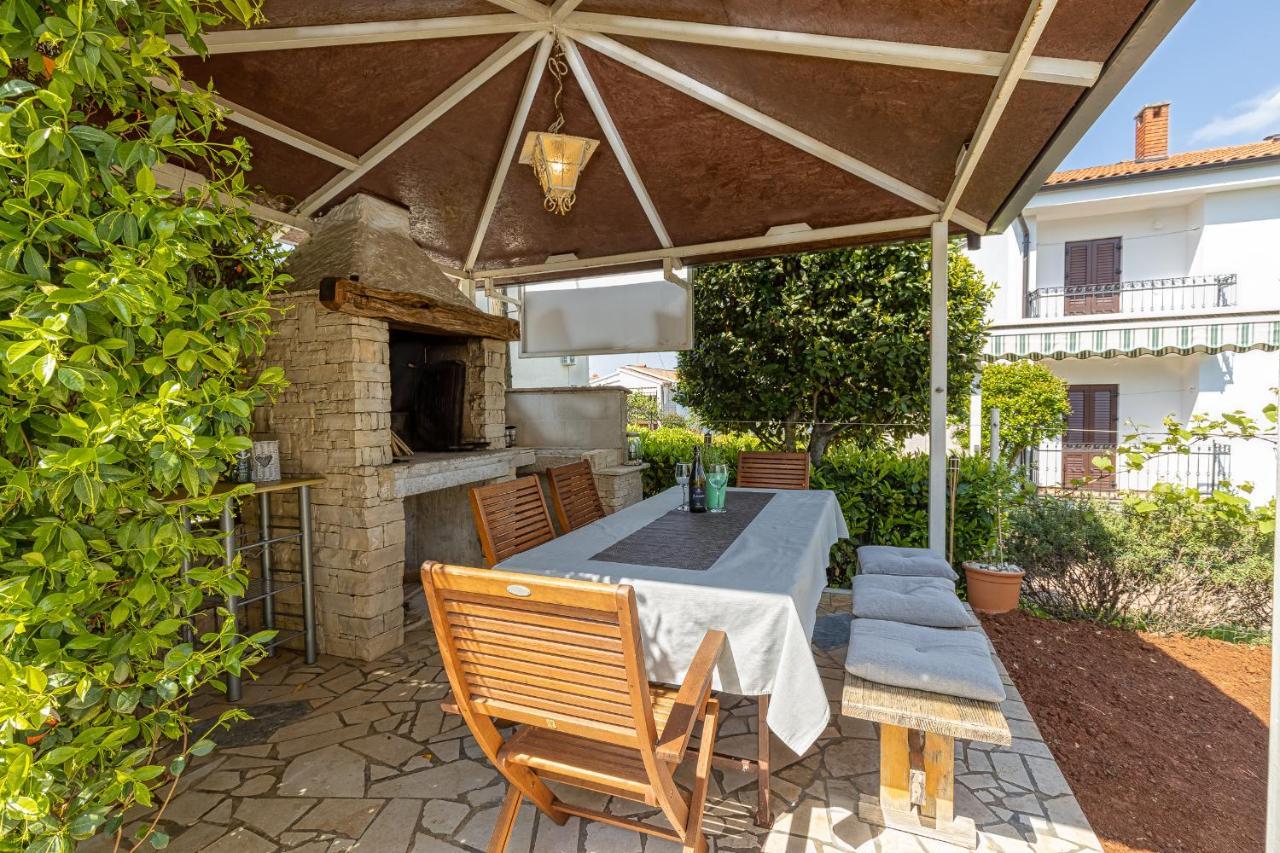 Apartments Hrestak Porec Exterior photo