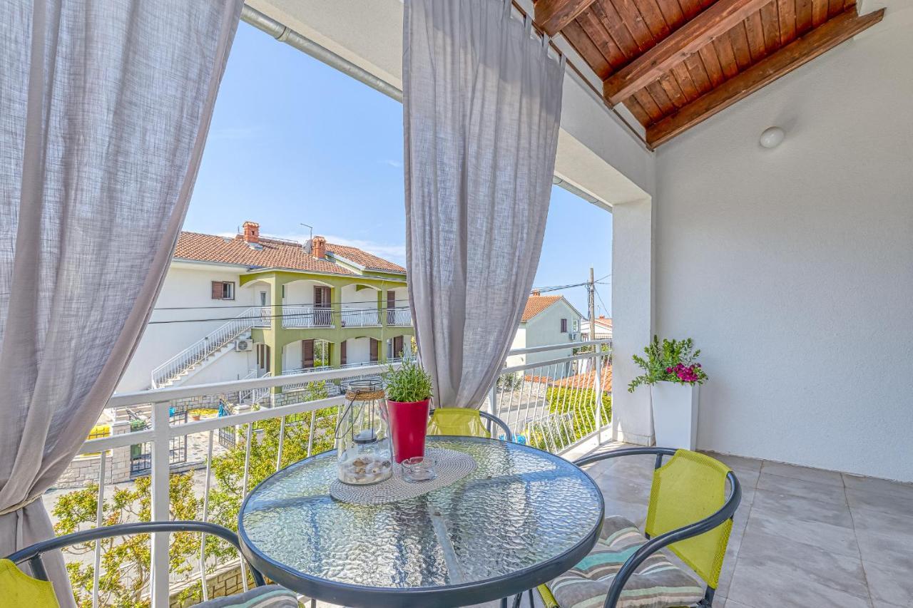 Apartments Hrestak Porec Exterior photo